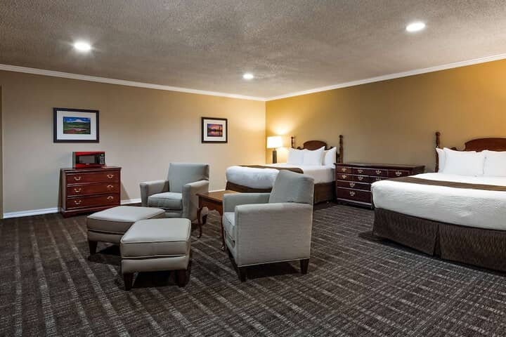 Room 12 of 33