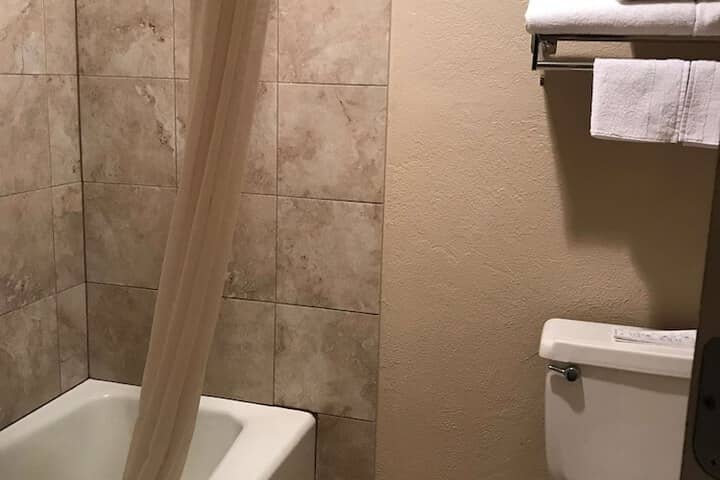 Room 19 of 33
