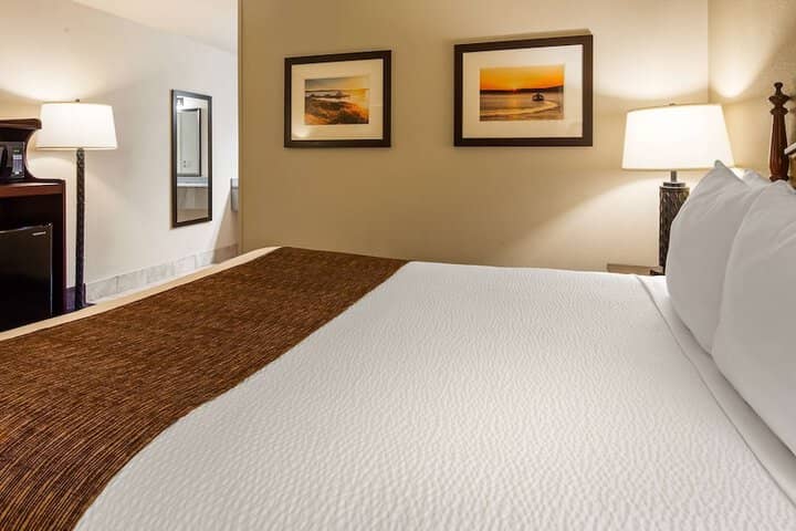 Room 5 of 33
